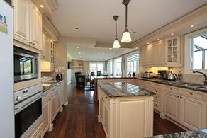 Kitchen - Country homes for sale and luxury real estate including horse farms and property in the Caledon and King City areas near Toronto
